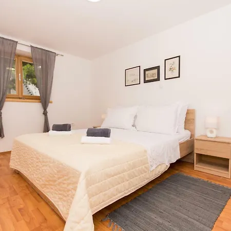 Apartament House Close To Aci Marina Split