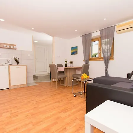 House Close To Aci Marina * 스플리트