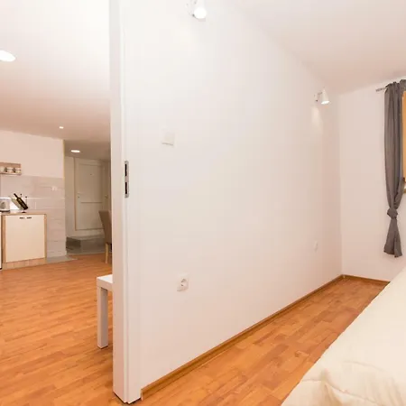 House Close To Aci Marina Apartament